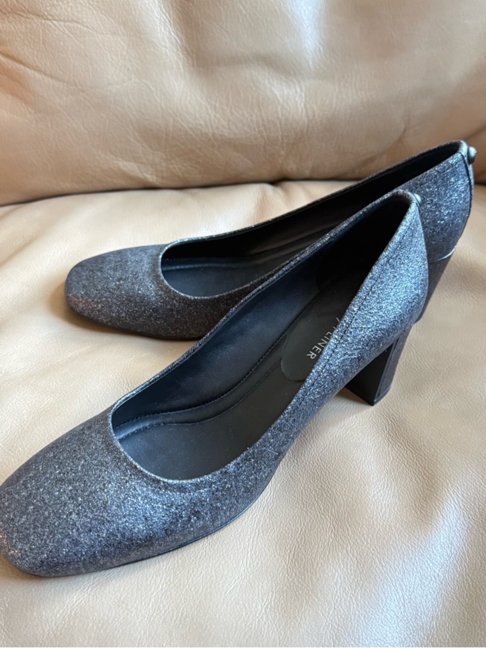 Classic Glitter Block Heel Pumps in Dark Gray